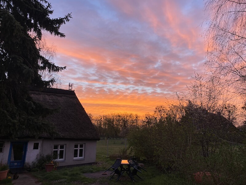 Sonnen Untergang über dem Eichhof Cottage