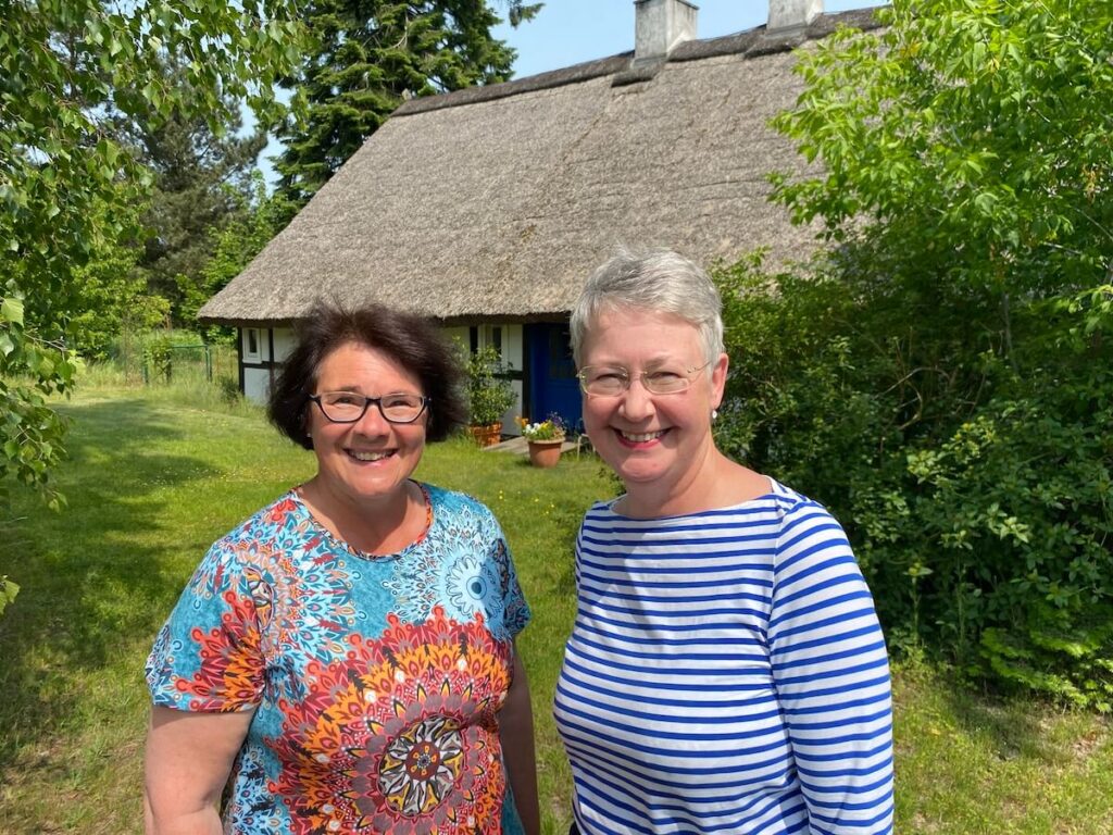 Nicole Isermann mit Susanne Jestel in Eichhof Cottage