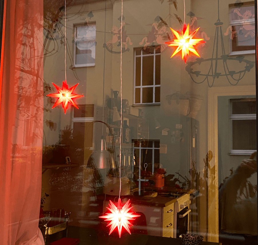 Herrnhuter Stern am Balkontür