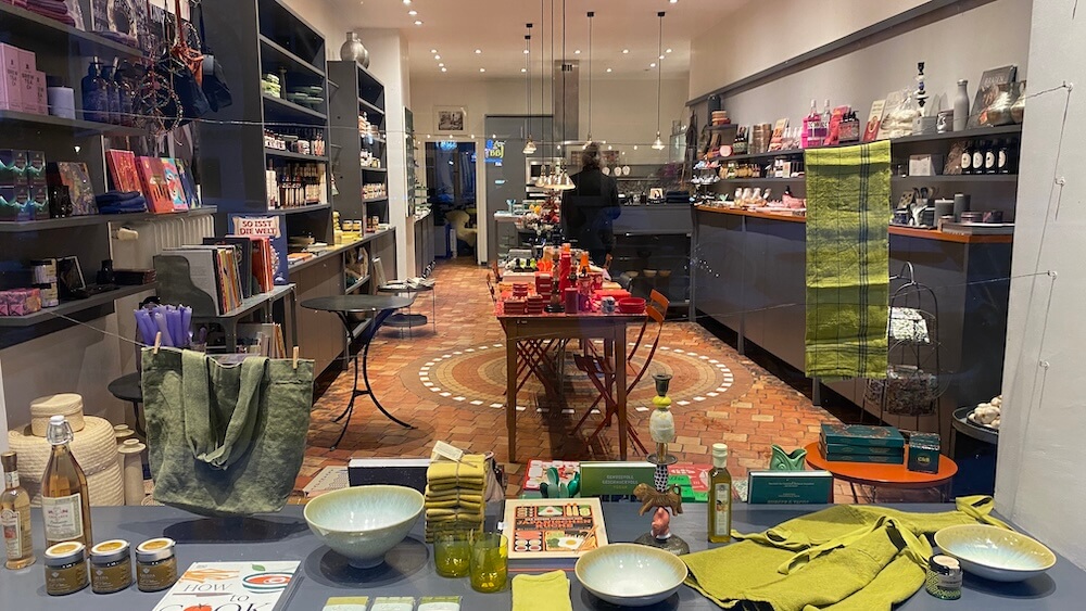 Schaufenster mit Küchenutensilien