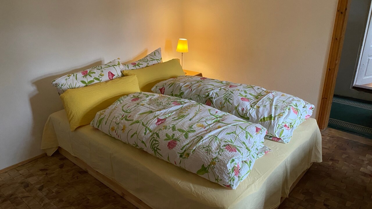 Bezogenes Doppelbett